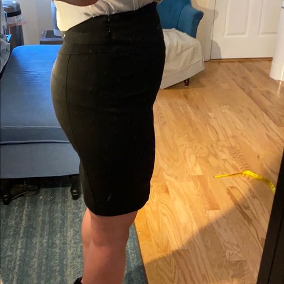 Express pencil skirt in black size 4 - Picture 6 of 10